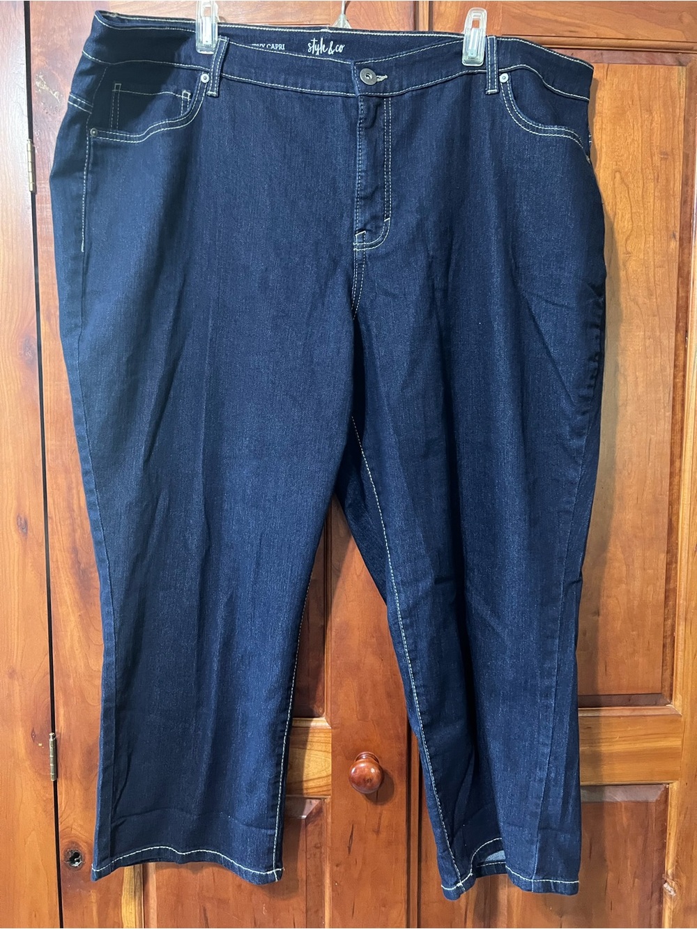 Style & Co. Women’s denim plus size  high rise curvy Capri pants 24W